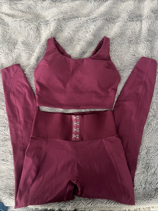 Bombshell Sportswear Pants - Bombshell Sportswear Sports bra and matching leggings both Small